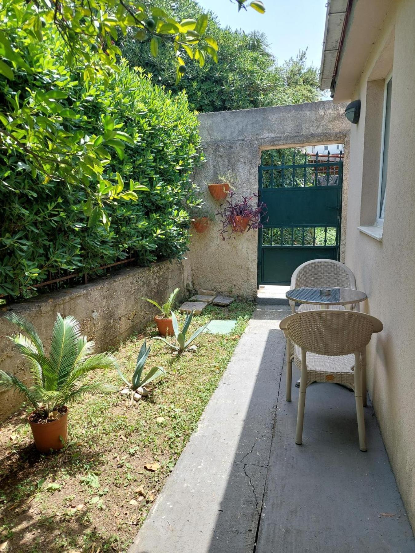 Garden Apartmant Near Sea Kotor Room photo